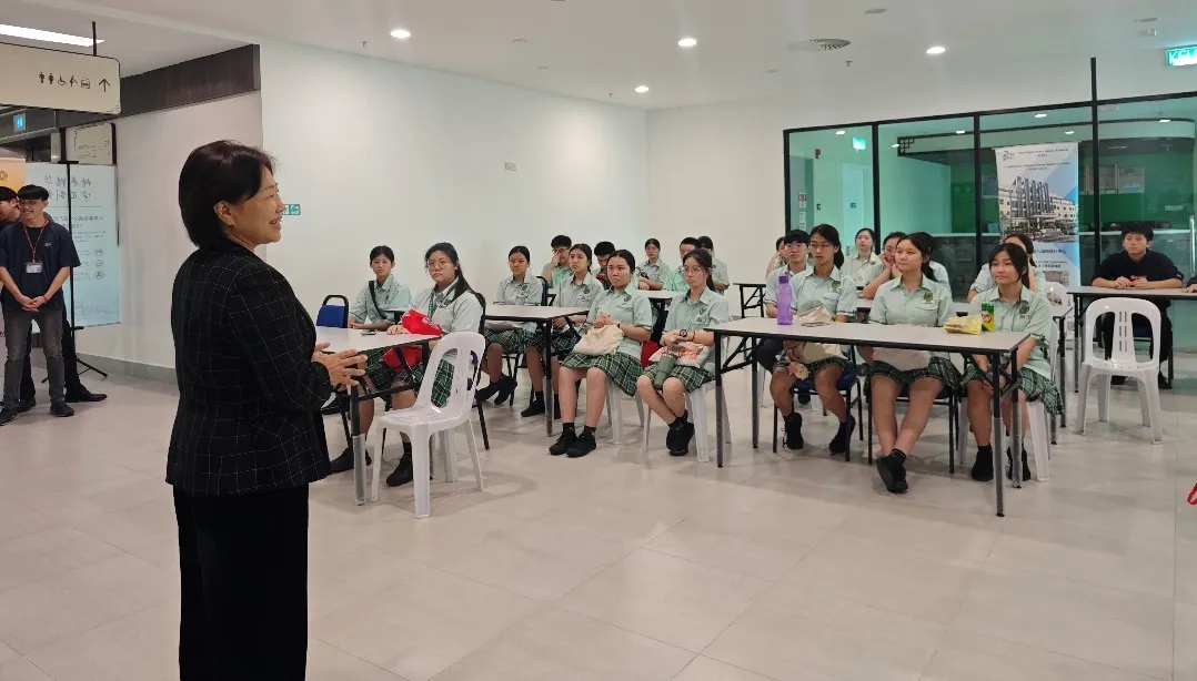 马来西亚拉曼大学孔子学院联合举办曼绒南华独立中学中医文化班研学活动.webp 图片